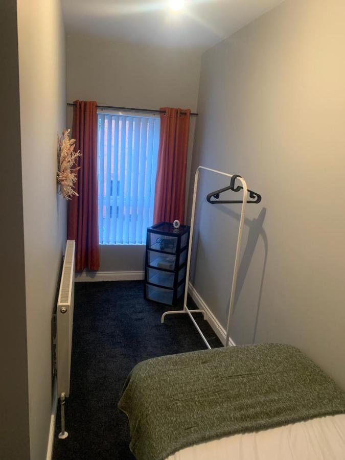 2 Bedroom Cheerful House Close To City Center Belfast Exterior photo